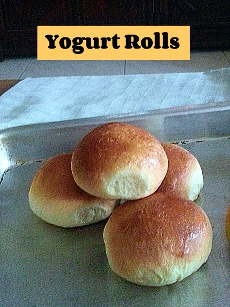 Yogurt Rolls Recipe @ treatntrick.blogspot.com Yoghurt Bread Rolls, Bread Using Yogurt, Recipe Using Plain Yogurt, Oatmeal Rolls, Yoghurt Bread, Plain Yogurt Recipes, Yogurt Ideas, Apple Rolls, Soft Dinner Rolls