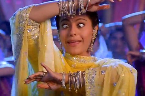 Kajol in K3G. LOVE HER!!! Vintage Bollywood Aesthetic, Alka Yagnik, 90s Bollywood Aesthetic, Bollywood Theme, Playlist Covers Photos, Udit Narayan, Bollywood Memes, Bollywood Music Videos, Bollywood Funny