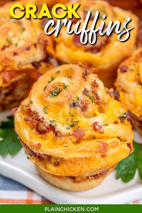 Crack Cruffins Recipe - Cheddar, Bacon & Ranch Cruffins - buttery flaky pastries that are perfect for game day, snack, lunch, and dinner. Effortless to make and they taste AMAZING! Crescent roll dough topped with ranch dressing, cheddar cheese, and bacon and baked in a muffin tin. Serve with a bowl of extra ranch for dipping and prepare to be wowed! Cruffins Recipe, Crescent Roll Recipes Appetizers, Plain Chicken Recipe, Cruffin Recipe, Homemade Ranch Seasoning, Awesome Appetizers, Crescent Recipes, Snack Lunch, Bread Man