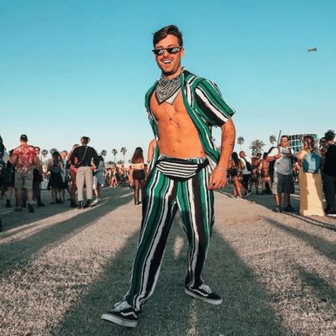 8 Lollapalooza Outfits For Guys You'll Want Male Rave Outfits, Coachella Mens Fashion, Festival Outfits Neon, Mens Rave Outfits, Mode Coachella, Coachella Outfit Men, Tomorrowland Outfit, Mens Festival Fashion, Coachella Fits