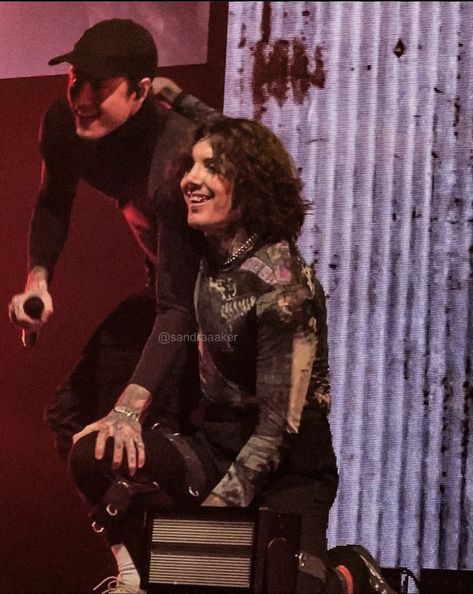 Noah Sebastian And Oliver Sykes, Noah Sebastian Oli Sykes, Bring Me The Horizon Aesthetic, Pics For Posters, Oli Skyes, Man Singing, Alissa Salls, Bad Omens Noah Sebastian, Bad Omens Noah