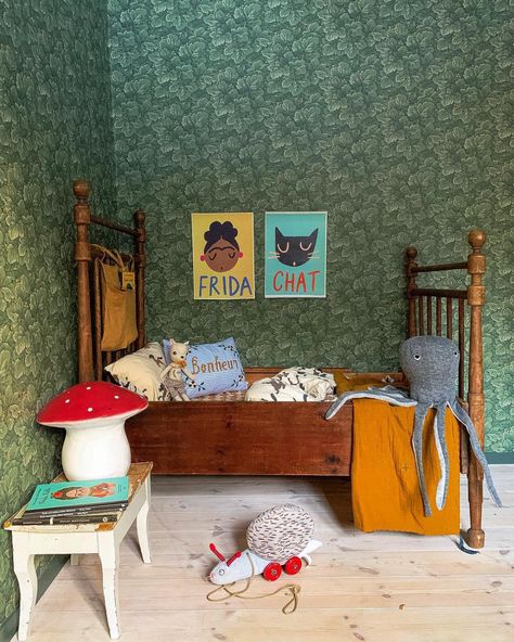 Vintage Kids Room, 달력 디자인, Kids Room Inspiration, Kids Imagination, Deco Retro, Vintage Room, Kids Interior, Kids Room Design, Kid Spaces