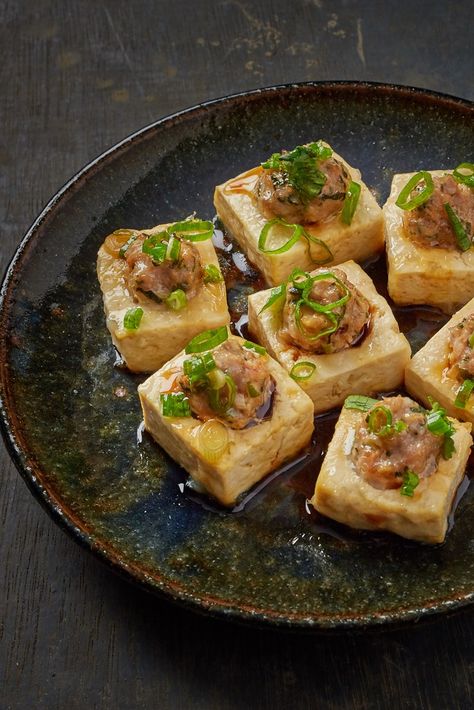 Stuffed Tofu Chinese, Stuffed Tofu Recipe, Hakka Food, Stuffed Tofu, Spring Onion Recipes, Sous Vide Vegetables, Recipes With Soy Sauce, Recipes Chinese, Minced Pork