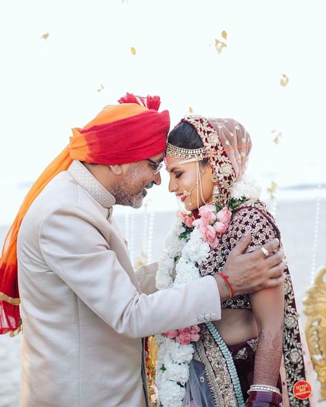 Adorable Pictures Of Daughters & Fathers For The Wedding Album! - ShaadiWish Papa Beti Pic, Father Daughter Poses, Grandfather And Granddaughter, Bride Photos, Engagement Photography Poses, Adorable Pictures, Bride Photoshoot, Indian Wedding Photography Poses, Bride Sister