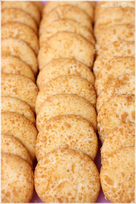 Savoury Cookies, Crunchie Recipes, Cornflake Cookies Recipe, Cornflakes Cookies, 100 Cookies Recipe, Rusk Recipe, Cornflake Cookies, Corn Flake, Cookie Shots