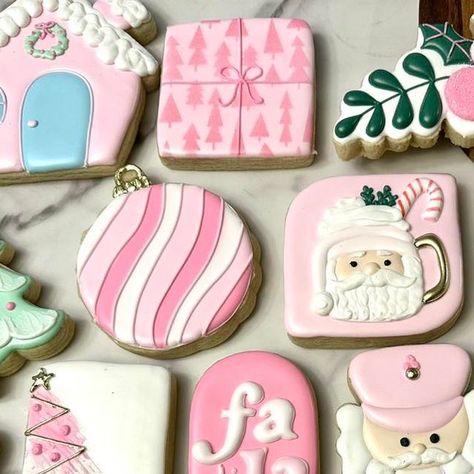 @ashleykayshomemadetreats on Instagram: "😍😍 so in love with this pink Christmas set! That Santa mug and nutcracker!! #decaturtxcookies #decaturtx #bestcookiesever #yummy #ashleykayshomemadetreats #wisecountycookier #wisecounty #decoratedsugarcookies #wisecountycookies #dfwcookies #dfwcookier #bowietx #decoratedcookies #sugarcookiemarketing #pinkchristmascookies" Pink Snickerdoodle Cookies, Pink Christmas Tree Cookies, Pink Christmas Cookies Aesthetic, Pink Nutcracker Cookies, Pink Nutcracker Door Hanger, Best Cookies Ever, Santa Mugs, Christmas Settings, Nutcracker