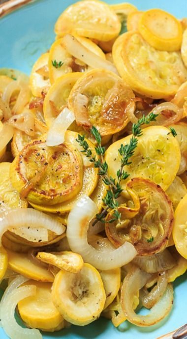 Sauteed Summer Squash, Squash And Onions, Sauteed Yellow Squash, Easy Summer Side Dishes, Summer Squash Recipes, Yellow Squash Recipes, Onion Recipes, Veggie Side Dishes, Squash Recipes