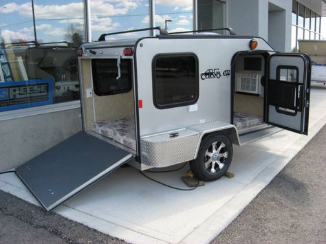 Trailer To Camper Conversion, Diy Cargo Trailer, Utility Trailer Camper, Mini Caravan, Small Camping Trailer, Building Components, Tent Room, Diy Camper Trailer, Cargo Trailer Camper