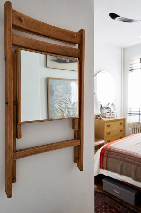 Small-space solutions: a mirror on the under seat of a hanging folding chair Apartment Bedroom Decor For Couples, Wayfair Living Room Chairs, Small House Decorating, Bedroom Decor For Couples, Japanese Interior Design, Apartment Bedroom Decor, Rv Interior, Folding Furniture, Small Space Solutions