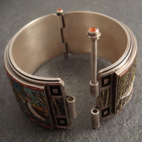 Micromosaic bangle (clasp) - Cynthia Toops and Chuck Domitrovich Metalsmithing Jewelry, Jewelry Clasps, Jewelry Techniques, The Wire, Jewelry Tools, Bangles Jewelry, Artistic Jewelry, Jewelry Tutorials, Modern Jewelry