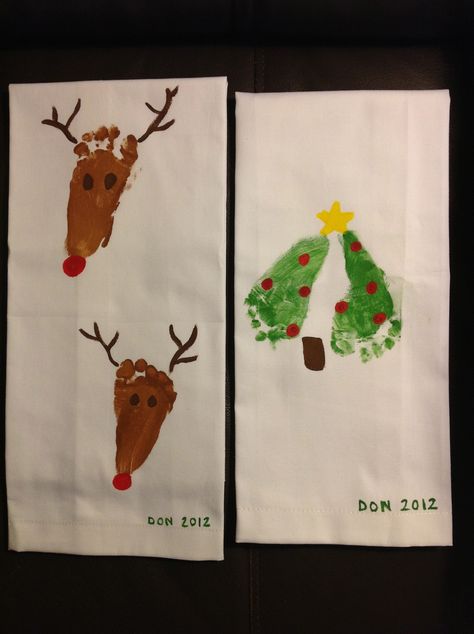 Baby's 1st Christmas tea towels. Christmas Towel Craft, Christmas Dish Towels Diy Kids, Tea Towel Christmas Kids Diy, Handprint Tea Towels Christmas, Christmas Hand Towels Diy Kids, Christmas Tea Towels Diy Kid Art, Diy Christmas Tea Towels, Christmas Tea Towels Diy, Elementary Crafts