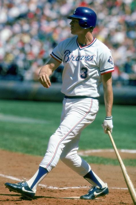 Dale Murphy, Sports Pics, Baseball Pictures, Braves Baseball, Baseball Photos, Topps Baseball Cards, Sports Hero, Mlb Players, The Outfield