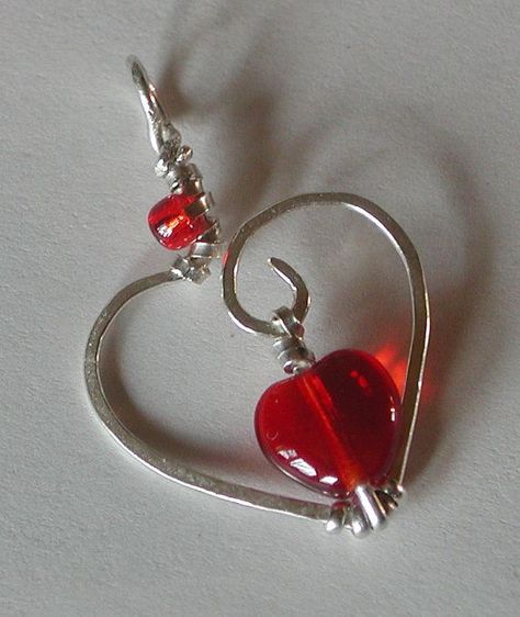 Heart Pendant hand forged sterling with red Czech glass heart bead and seed bead.: Wire Jewelery, Wire Heart, Bead Diy, Rustic Romance, Diy Wire Jewelry, Wire Work Jewelry, Handmade Wire Jewelry, Work Jewelry, Silver Jewelry Handmade