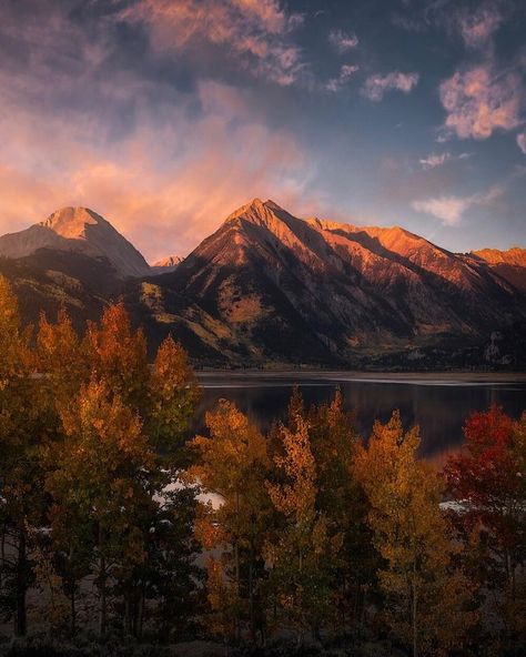 Fall Nature Photography, Twin Lakes Colorado, Fall Photography Nature, Fall Landscape Photography, Fall Nature, Orange Leaves, Twin Lakes, Landscape Photography Tips, Landscape Paintings Acrylic