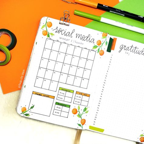 besides being my social media planner is also a social media tracker. 🍊 #bujo #bulletjournal #bulletjournaling #bulletjournalideas #bulletjournalinspiration #bujoinstagram #socialmedialplanner #bujoplanner Bujo Social Media Planner, Bullet Journal Calendrier, Social Media Tracker, Journal Idea, Bullet Journal Spreads, Aesthetic Content, Media Planner, Social Media Planner, Planner Spread