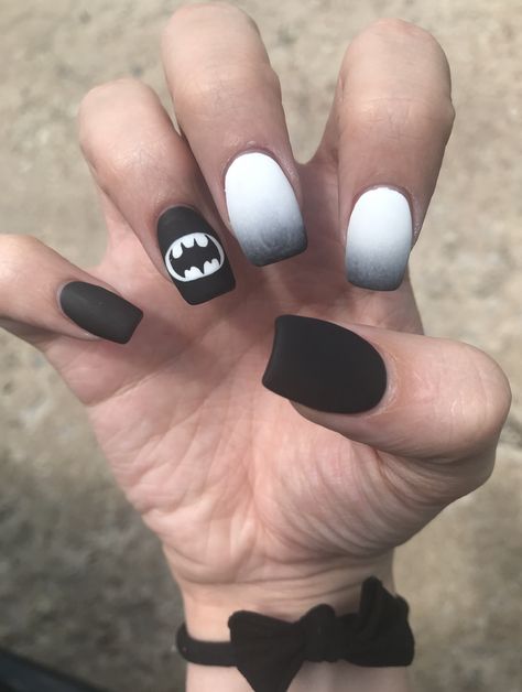 Catwoman Acrylic Nails, Batman Nails Design, Batman Nails Acrylic, Batman Inspired Nails, Batman Nails Acrylic Long, Bettle Juice Short Nail Ideas, Dc Nails, Batman Nail Art, M Nails