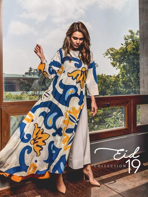 Lulusar Eid collection 2k19 Gaun Fashion, Casual Indian Fashion, Pakistani Fancy Dresses, Beautiful Pakistani Dresses, Trendy Dress Outfits, Sleeves Designs For Dresses, Simple Pakistani Dresses, Designer Party Wear Dresses, Boutique Dress Designs