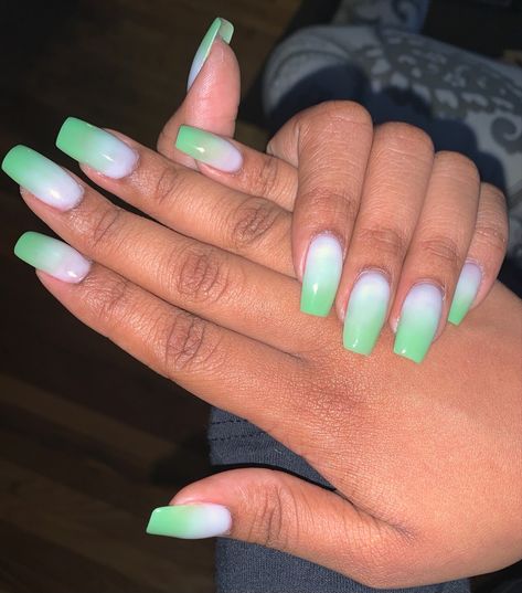 White Green Ombre Nails, Green N White Nails, Olive Ombre Nails, Ombre Nails Green Shades, Green Ombre Nails Acrylic, Light Green Ombre Nails, Green And White Nails Ideas, Green And White Nails Acrylic, Green And White Ombre Nails