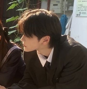 Matching icons Korean Couple Matching Icons, Dark Academia Matching Pfp, Korean Matching Pfp, Dark Academia Pfp, Avt Couple, Best Friend Match, Instagram Couples, Korean Best Friends, Instagram Profile Picture Ideas