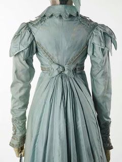 Mon Armoire Magique: September 2011 1820s Fashion, Museum Of London, Regency Era Fashion, Regency Dress, Regency Fashion, 19th Century Fashion, Period Outfit, Antique Dress, Retro Mode