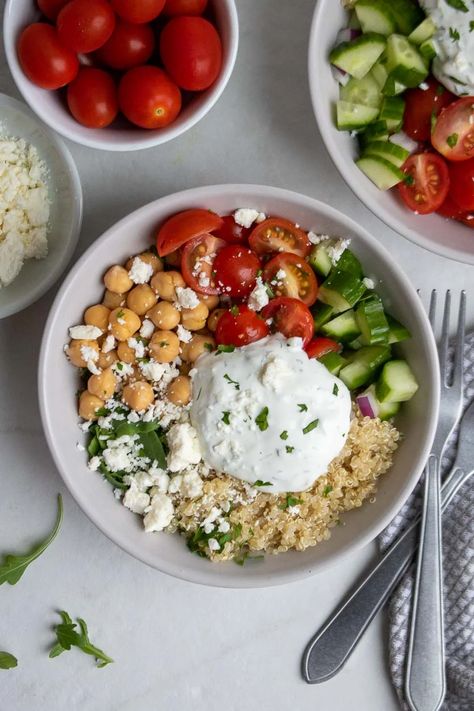 Mediterranean Quinoa Bowl, Cooked Chickpeas, Mediterranean Quinoa, Vegan Tzatziki, Cooked Quinoa, Grilled Tofu, Quinoa Bowl, Easy Lunch Recipes, Meal Prep Bowls