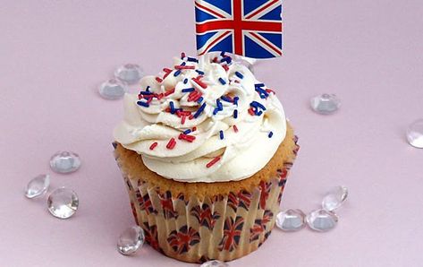 Jubilee Cakes, Jubilee Cupcakes, Jubilee Ideas, Jubilee Decorations, Queen Jubilee, Jubilee Cake, British Cake, British Party, Queens Jubilee