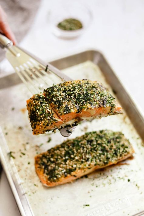 Furikake Salmon is a tender, flavorful salmon recipe made with Kewpie mayo, soy sauce, garlic powder, and furikake. This umami-packed salmon dish is ready in less than 15 minutes with minimal cleanup. Serve furikake salmon with Japanese rice and a vegetable for a well-rounded weeknight meal. Furikake Salmon, Seafood Ideas, Soy Sauce Garlic, Side Dishes For Salmon, Kewpie Mayo, Salmon Soy Sauce, Easy Japanese Recipes, Yummy Meals, Salmon Dishes