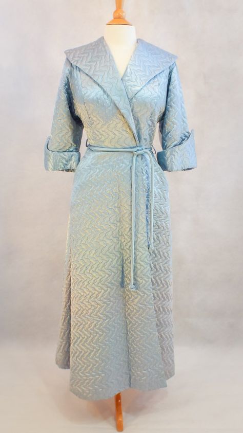 1940s Magnificent Morsam Quilted Housecoat S by SweetTrashVintage, $195.00 Quilted Robe, Vintage Loungewear, Blithe Spirit, Quilted Bed, 50s Outfits, Satin Quilt, Quilt Dress, Retro Lingerie, Dressing Gowns