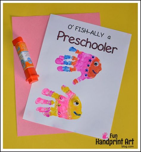 1st Day of School Handprint Printables: o'FISH'ally a Preschooler+ Preschool First Week, Handprint Fish, Handprint Alphabet, Welcome To Preschool, Preschool First Day, All About Me Preschool, O Fish Ally, Welcome To School, Preschool Projects