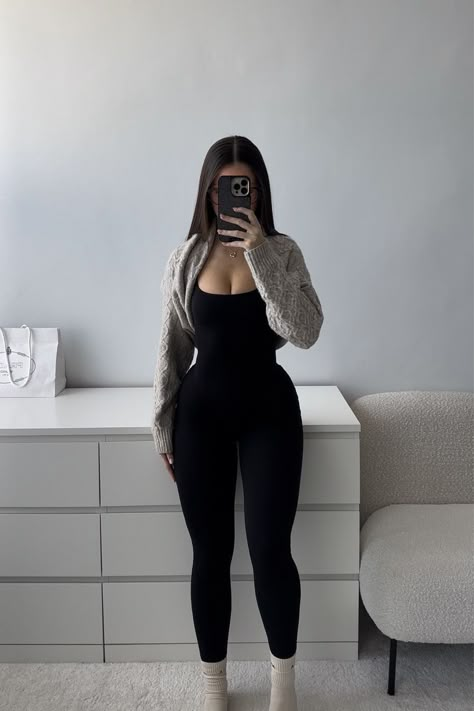 Winter Mode Outfits, Leggings Outfit Fall, Modele Fitness, Black Leggings Outfit, Cute Workout Outfits, Cute Gym Outfits, Legging Outfits, Gym Outfits, Athleisure Outfits