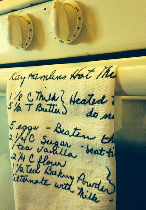 How To, How Hard, and How Much: Recipes on Tea Towels - Perfect for Mother's Day!  Prep towels with. 1/2tsp fabric softener.,2 1/2 tsp washing soda,2 tbs alum, 1 cp hot water, soak, air dry for 24 hours , iron, write on with sharpie,    Flour sack tea towels Mothers Day Tea, Gifts For Mothers Day, Recipe Tea Towel, Gifts For Mothers, Ideas Embroidery, Diy Baby Shower Gifts, Flour Sack Tea Towels, Diy Shower, Baby Shower Diy