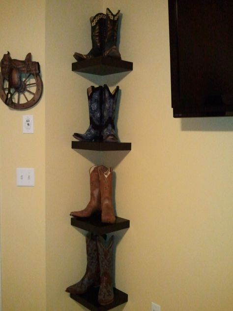 Boot Shelf Diy, Cowboy Boot Storage Diy, Cowboy Boot Shelf Display, Western Hat Display, Cowboy Boot Shelves, Cowboy Boot Display Ideas, Cowboy Boots Display, Boot Shelf Western, Cowboy Boot Shelf