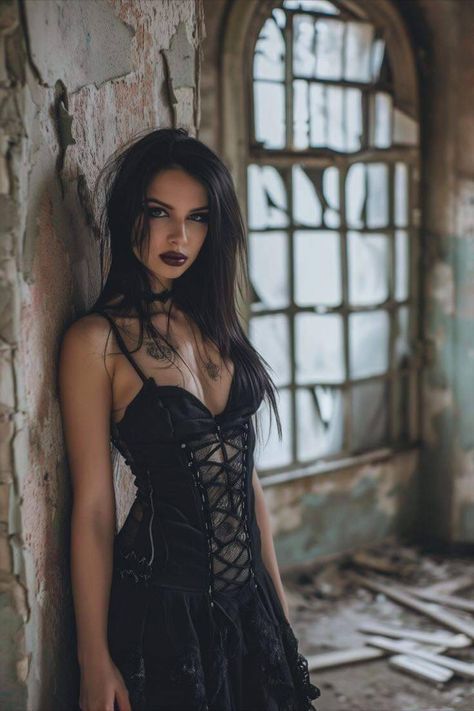 Urban Gothic Fashion, 90s Grunge Photoshoot, Gothic Poses, Lilith Aesthetic, Ancient Witch, Urban Ruins, Photoshoot Women, Dark Gothic Fashion, Gothic 1