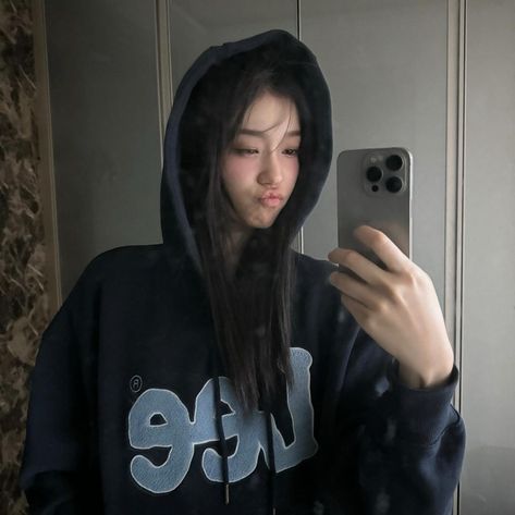 roh yoonseo lq icon Airplane Pt.2, Yoon Seo, 사진 촬영 포즈, Ideal Boyfriend, Kpop Couples, Popular People, Female Actresses, Instagram Photo Inspiration, Kdrama Actors