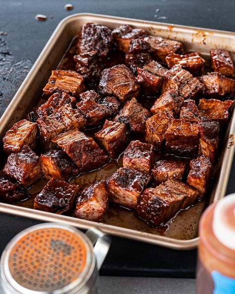 How to Smoke Brisket Burnt Ends - Chiles and Smoke Brisket Burnt Ends, Ultimate Sandwich, Brisket Recipes Smoked, Burnt Ends, Potato Roll, Brisket Recipes, Homemade Pickles, Smoked Brisket, Beef Stock