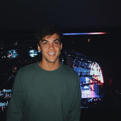 ɢʀᴀʏsᴏɴ ᴅᴏʟᴀɴ on Instagram: “Cudi concert last night” Grayson Dolan Imagines, Dolan Twins Wallpaper, Dollan Twins, Dolan Twins Imagines, Ethan And Grayson Dolan, Kids Part, Photography People, New Photography, Ethan Dolan