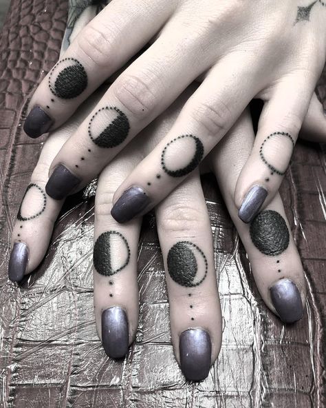 moon phases Moon Phase Hand Tattoo, Moon Phases Hand Tattoo, Moon Phases Finger Tattoo, Moon Phase Finger Tattoo, Moon Finger Tattoo, Knuckles Tattoo, Nerdy Tattoos, Tattoo Thoughts, About Moon