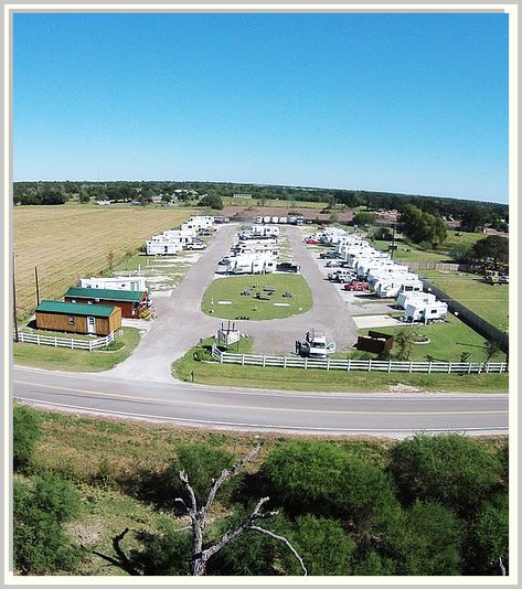 Camping out in your RV is a great way to escape the city and enjoy some peace and quiet. With the right outdoor camping setup, you can enjoy the great outdoors without having to worry about pesky bugs or weather conditions. Rv Park Layout, Rv Park Design Plans, Homestay Ideas, Park Layout, Motorhome Camping, Camping Zone, Bryan Texas, Rv Supplies, Dennis Miller