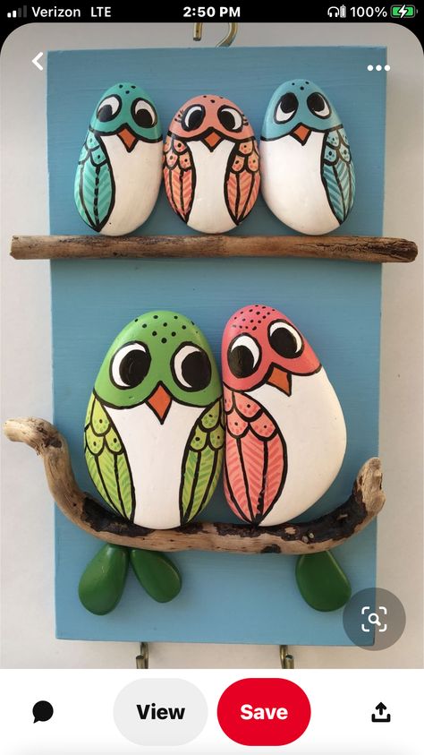 Rock Painting Birds Easy, Rock Owls Pebble Art, Owl Painted Rocks Easy, Stone Art Diy, Bird Rocks Painted Stones, Owl On Rock Painted Stones, Rock Crafts Diy, Acrylic Painting Diy, Pebble Art Family