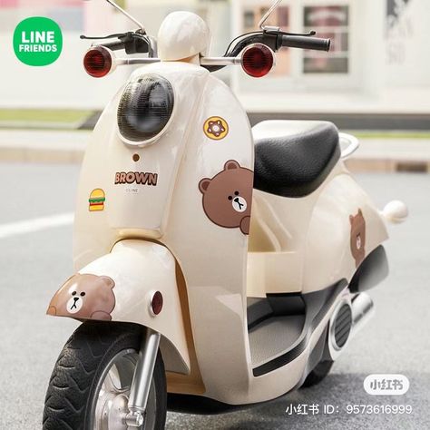 Kawaii Motorcycle, Aesthetic Scooter, Kawaii Cars, Cute Scooter, Cute Vespa, Japanese Scooter, Japan Motorcycle Aesthetic, Cute Motorcycle, Pixie Makeup