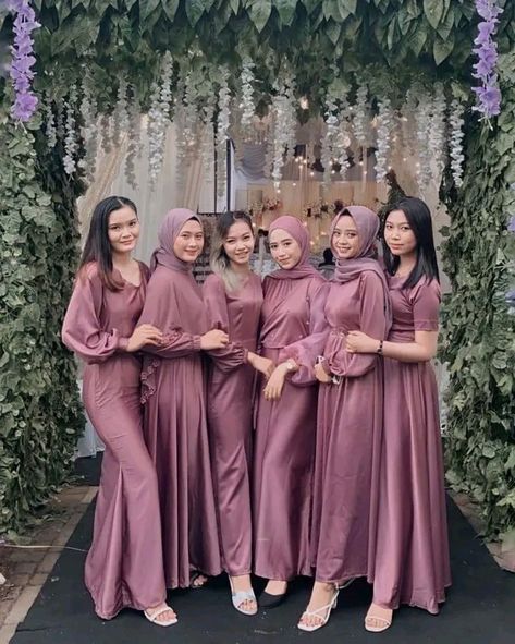 Bridesmaid Dresses Hijab Satin, Model Baju Bridesmaid Hijab, Baju Bridesmaid Hijab, Seragam Bridesmaid, Model Baju Bridesmaid, Hijab Bridesmaid, Bridesmaid Dresses Hijab, Braidsmaid Dresses, Bridesmaid Satin