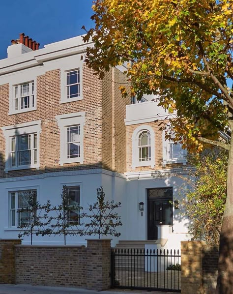 Perfect six bedroom London family home in a Notting Hill garden square | Todhunter Earle Interiors Todhunter Earle, Manhattan House, British Interior Design, Hill Garden, International Interior Design, London Houses, London Family, Basement Gym, British Interior