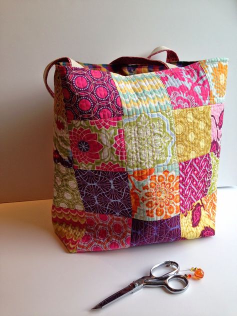 Quilted Tote Bags Patterns, Quilt Bags, Quilted Bag Patterns, Tote Bag Pattern Free, Patchwork Tote Bags, Handbag Sewing Patterns, Quilted Bags, Tote Bag Tutorial, Textile Bag