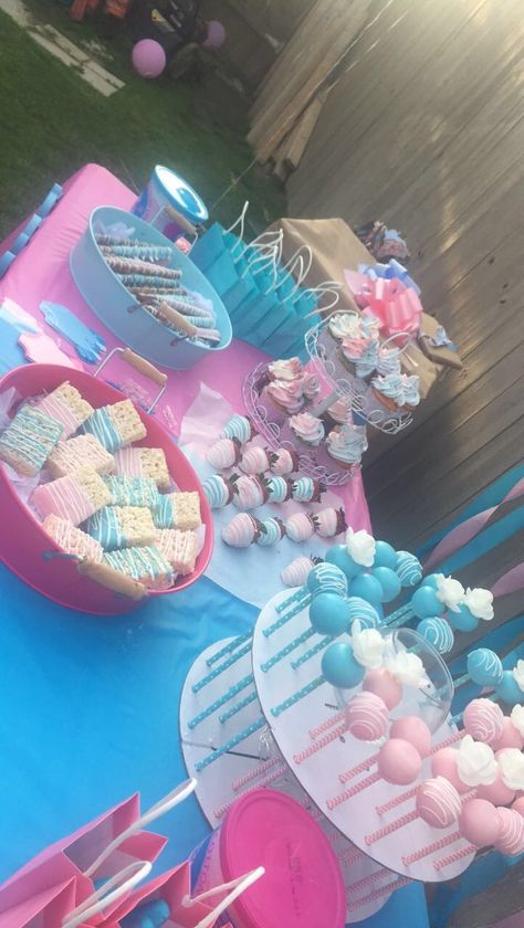 Nacho Gender Reveal, Table Decorations Gender Reveal, Gender Reveal Ideas Snacks, Gender Reveal Restaurant Ideas, Gender Revel Desserts Table, Gender Reveal Treat Table Ideas, Gender Reveal Food Ideas Desserts, Gender Reveal Ideas For Party Decoration Indoor, Gender Reveal Food Table Set Up