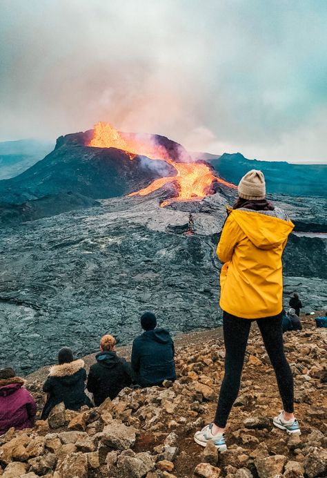 Iceland Ootd, Iceland Aesthetic Outfits, Iceland Travel Outfit, Iceland Photo Ideas, Iceland Outfit, Iceland Lava, Eyjafjallajökull Volcano, Iceland Aesthetic, Iceland Travel Photography