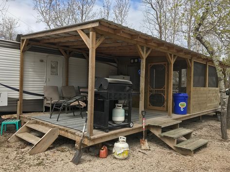 Trailer Covered Porch, Camper Screen Porch Ideas, Camper Carport, Porch For Rv, Caravan Decking, Camper Porch, Rv Decks, Camper Deck, Porch For Camper