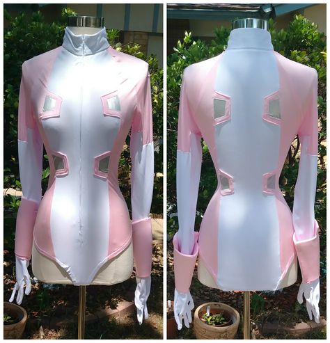 Y2k Hero Costume, Gwenpool Costume, Gwenpool Outfit, Mha Hero Costumes Ideas Pink, Pink Super Hero Suit, White Hero Costume, Gwen Pool Cosplay, Gwenpool Cosplay, Pink Superhero Suit Design