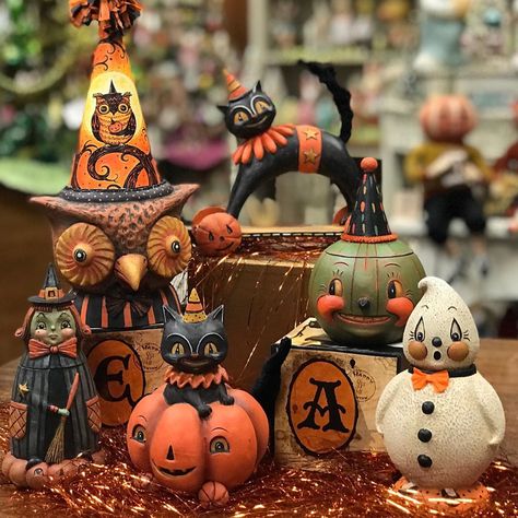 Traditions on Instagram: “The new Johanna Parker figures for 2019 Halloween from Bethany Lowe! . . . . #bethanylowe #halloweenstore #everydayishalloween…” Crate And Barrel Halloween Decor, Folk Halloween Decor, Retro Halloween Art, Retro Halloween Decorations, Johanna Parker Halloween, Vintage Halloween Ghost, Fimo Halloween, Beistle Halloween, Bethany Lowe Halloween