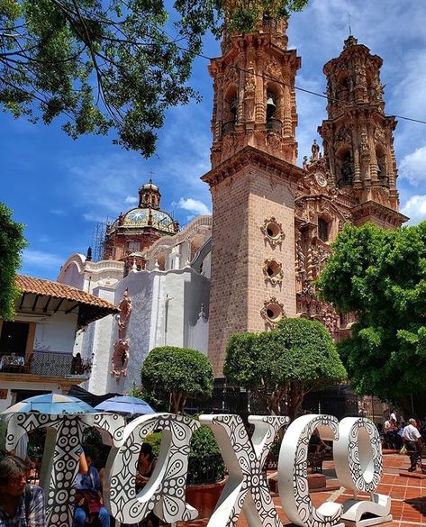 Taxco, Gro. 🇲🇽 Version Board, Victor Perez, Mexico Aesthetic, Latin America Travel, Couple Lifestyle, Travel Mexico, Travel Baby, Vision Board Images, Vision Board Photos