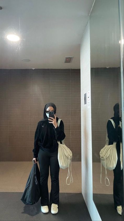 Strict Parents Gym Outfit, Outfit Ngegym, Hijab Workout Outfit Gym, Hijabi Gym Fits, Hijabi Gym Aesthetic, Muslim Workout Outfit, Gym Outfit Modest, Muslim Gym Outfit, Hijabi Gym Outfits